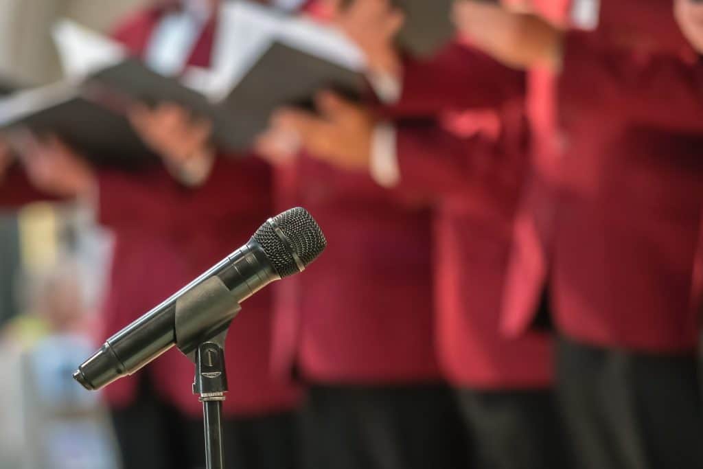 Microphone and mens choir